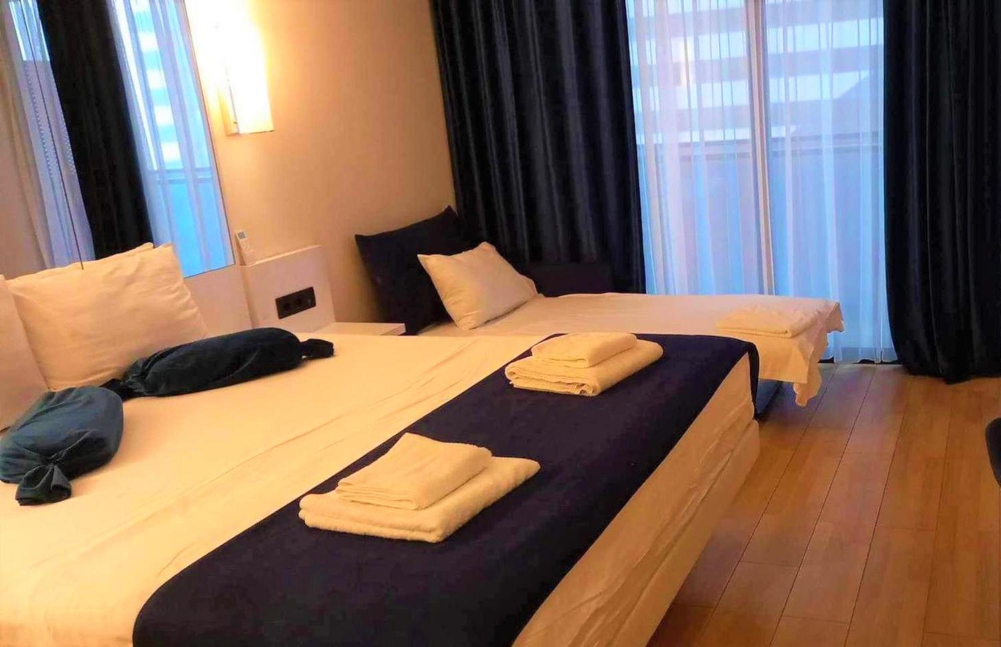 Orbi Twin Towers Aparthotel With Sea View Batumi Exterior foto